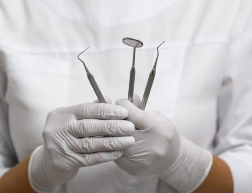 Parodontite: sintomi, cause e perché può influenzare anche il cuore